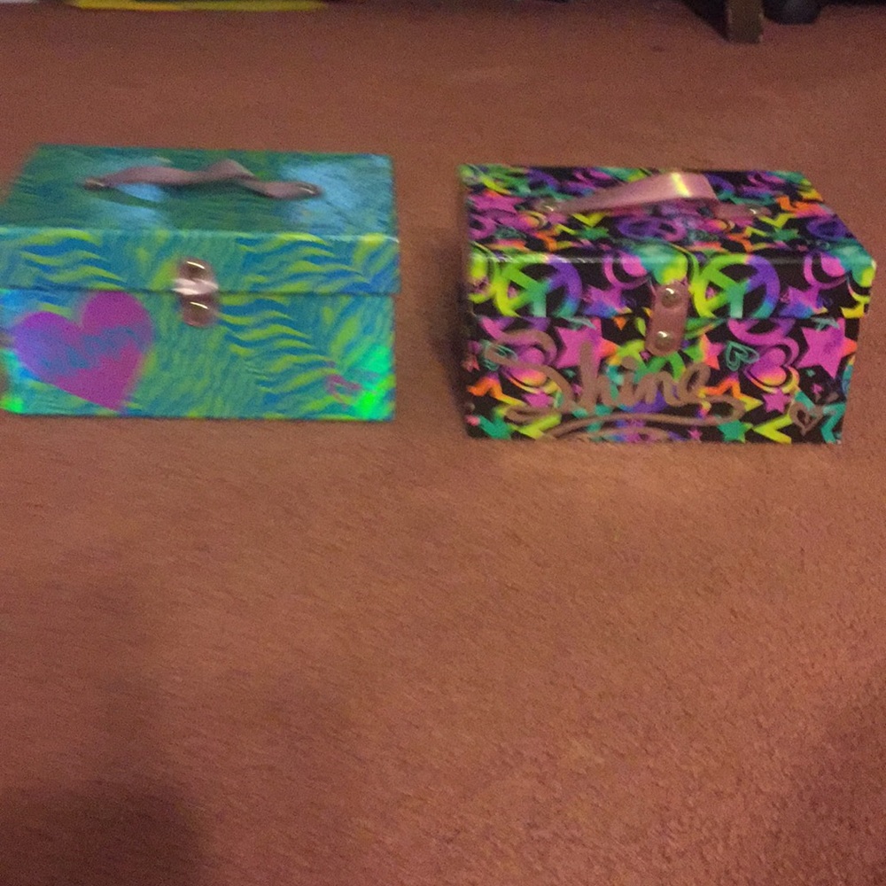 make up box for 11 to 12-year-old